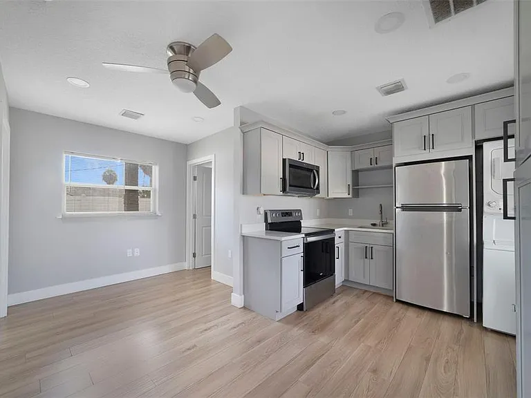 4521 Edgewater Dr #1 — Photo 5