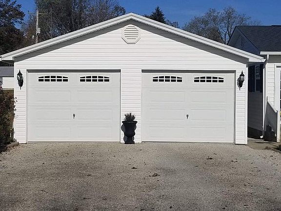 3rd image of 20 Garden St
