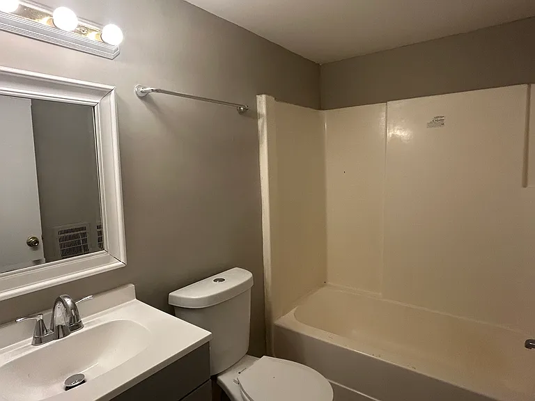 6 Sargent Pl #C — Photo 10