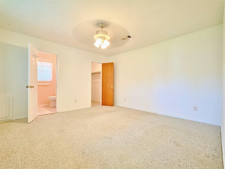 1018 Shawnee St — Photo 11