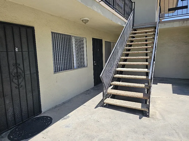 12522 Paramount Blvd #6 — Photo 7