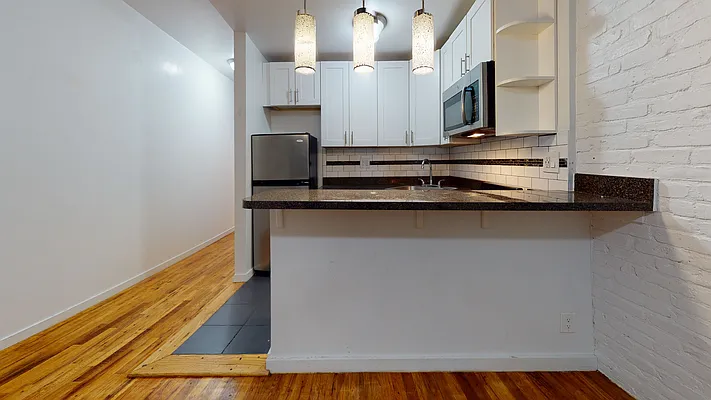 Rented by Bond New York | media 22