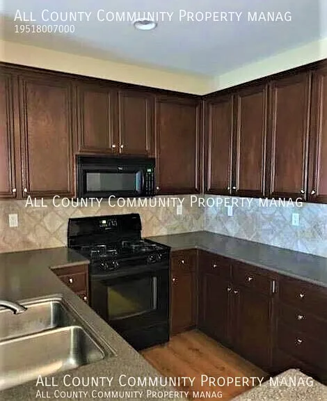 31890 Delfina Way — Photo 9