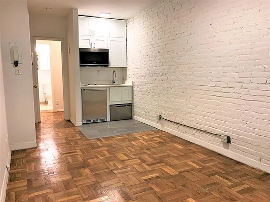 Rented by Sky Management | media 15