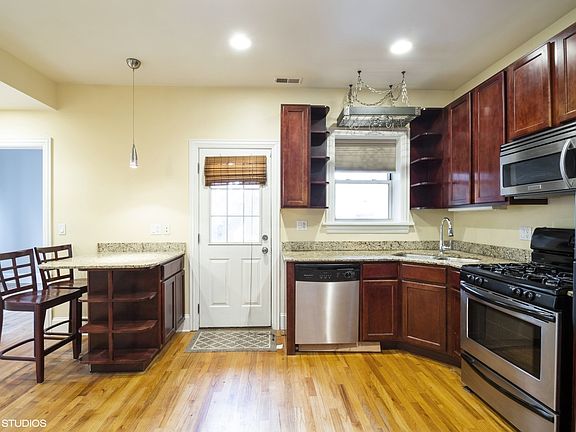 5th image of 5408 N Kenmore Ave #2