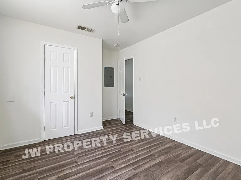 204 Wilker Neal Ave. — Photo 7