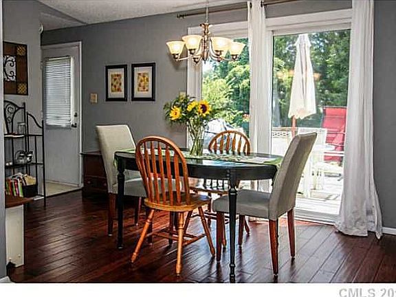 4th image of 8133 Kapplewood Ct