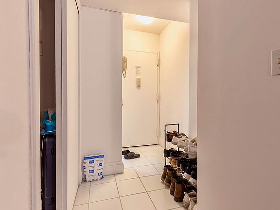 3rd image of 150 E 39th St APT 804