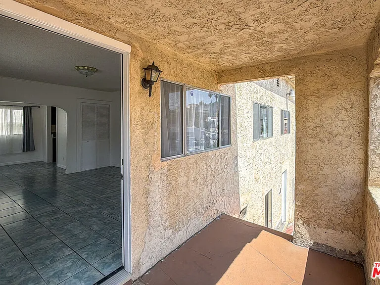 3331 1/2 City Terrace Dr — Photo 5