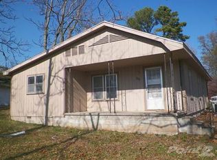 111 E Springfield St, Everton, MO 65646