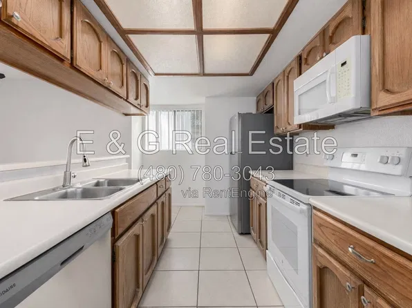 7510 E Thomas Rd, Scottsdale, AZ