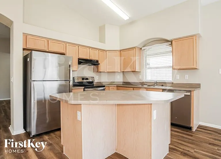15615 W Watkins St — Photo 5