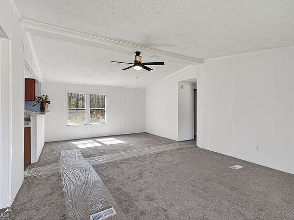 4th image of 886 Walnut Dr
