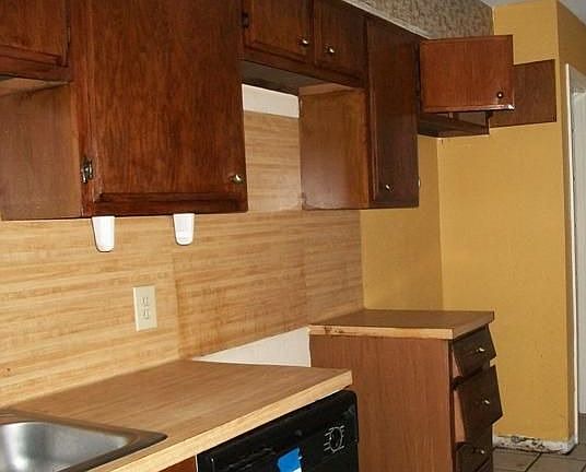 3rd image of 11615 Chesswood Dr