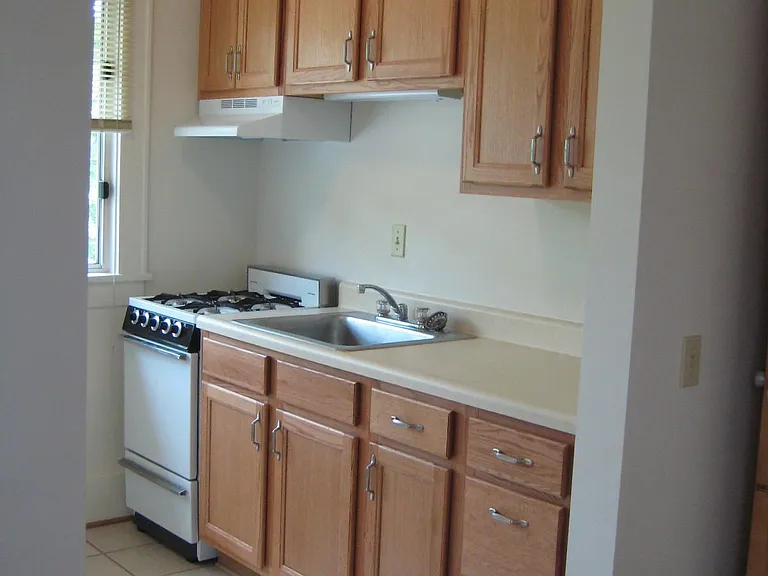 35 Probert St #7 — Photo 3
