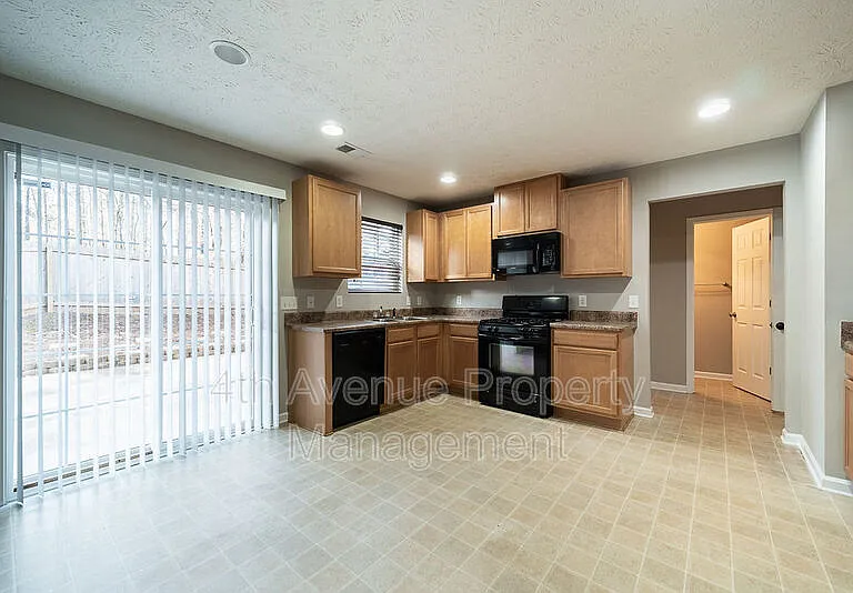 2437 Peach Shoals Cir — Photo 7