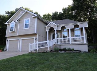 510 SW Foot Hill Dr, Grain Valley, MO 64029