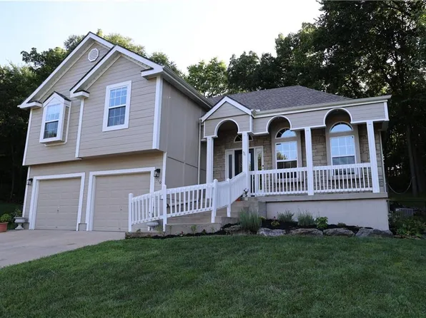 510 SW Foot Hill Dr, Grain Valley, MO 64029