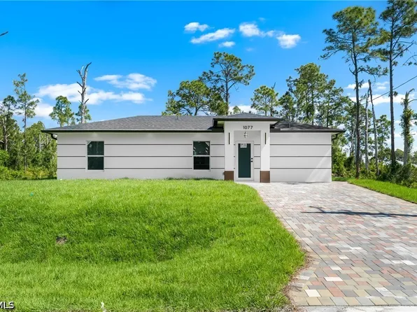 1077 Merry St E, Lehigh Acres, FL 33974