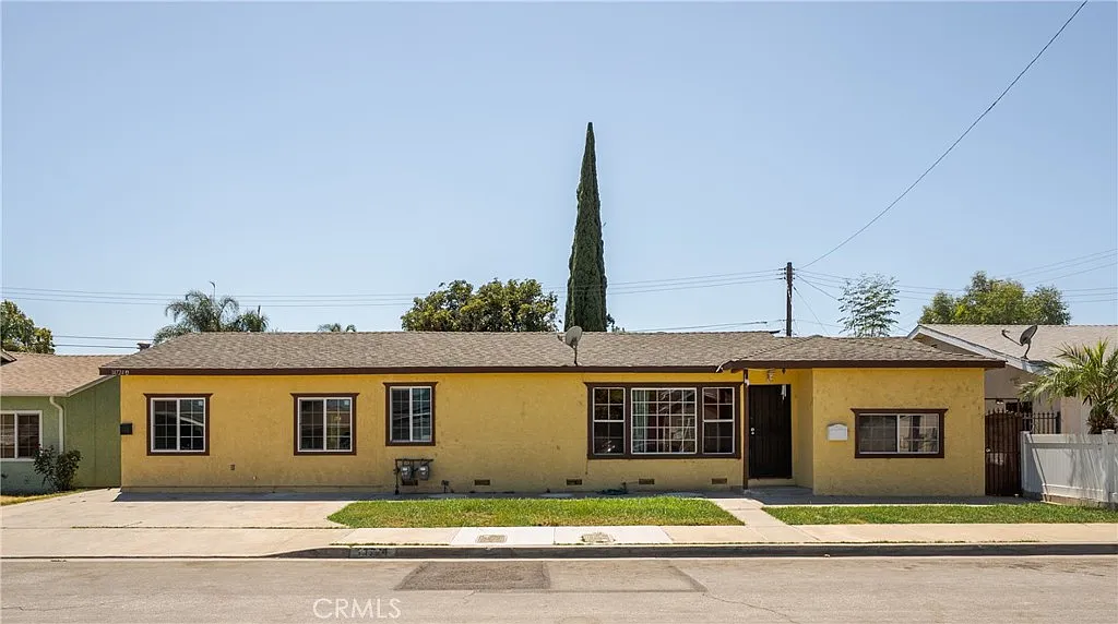 3 bed, 1254 sqft, $3,300 — Photo 2