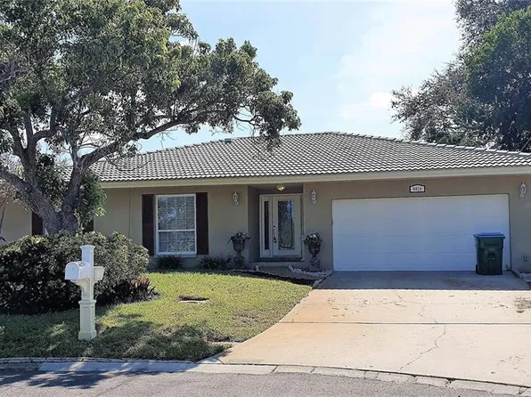 4019 McKay Creek Cir, Largo, FL 33770