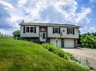 1640 Cross Creek Rd, Buffalo, WV 25033