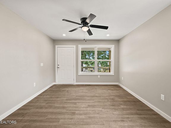 2nd image of 328 Dayton Ave Lot 1