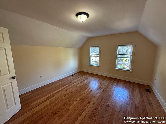 4th image of 74 Brooks St #2B
