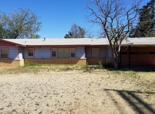 1004 W 24th St, Plainview, TX 79072