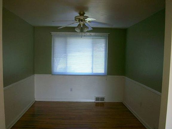 5th image of 9460 Saratoga Dr