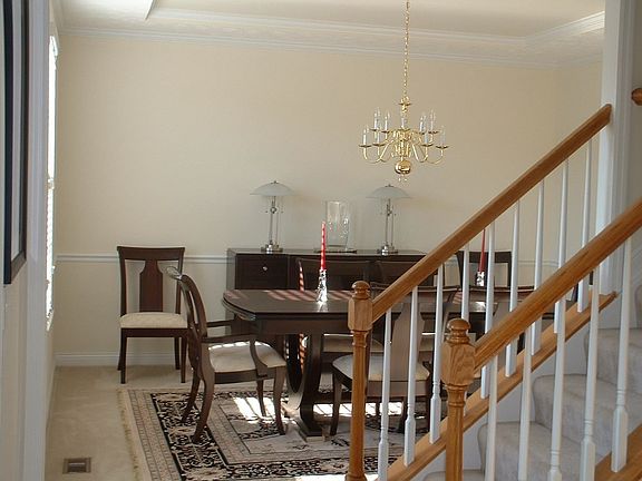 3rd image of 5815 Balsam Dr