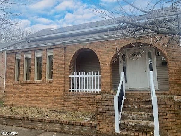 1st image of 901 Keen St