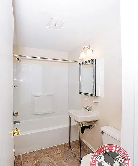 14 Sycamore St #11 — Photo 5