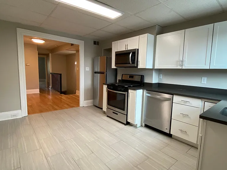 718 Cedar Ave #3 — Photo 2