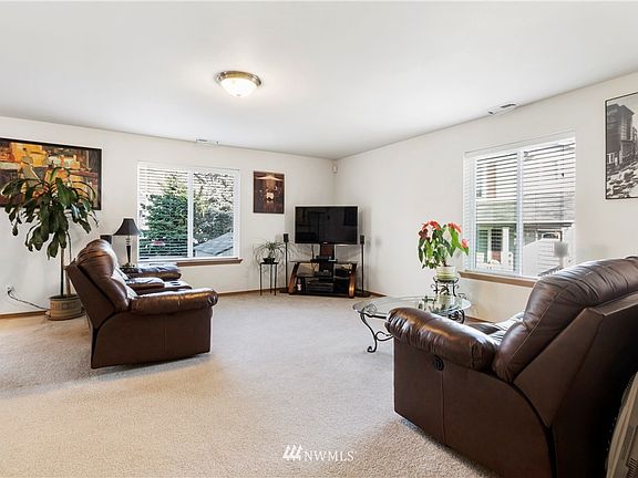 3rd image of 18416 SE 242nd Ct