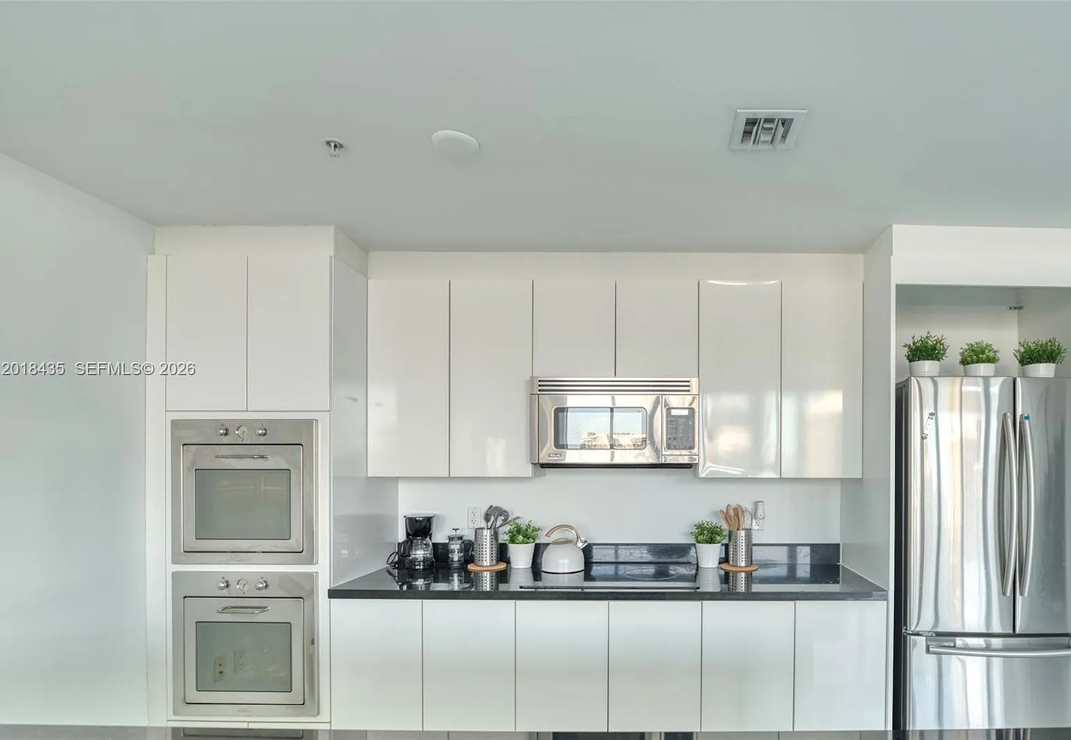 Mint Condo — Photo 2