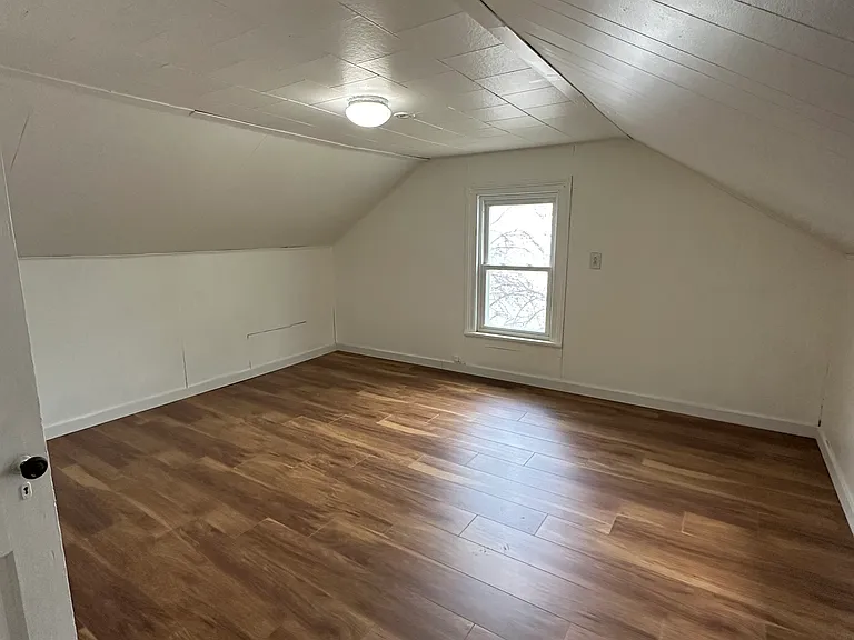 915 Madison St — Photo 12