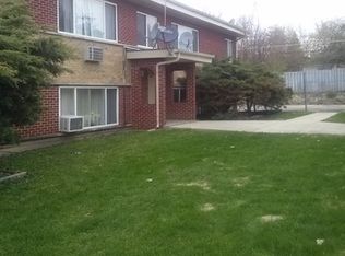 27W160 Cooley Ave APT C, Winfield, IL 60190