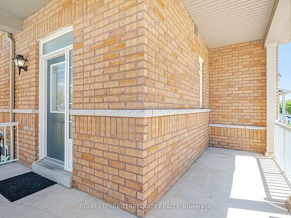 4th image of 36 Chokecherry Cres