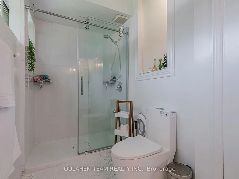 28 Uplands Ave — Photo 23