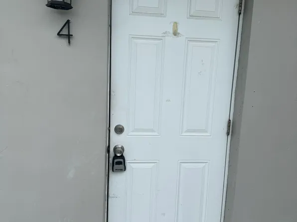 3890 Lakewood Rd APT 4, Lake Worth, FL 33461