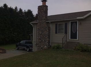 668 Randolph Rd, Mogadore, OH 44260