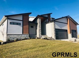 7904 N 167th Ave, Bennington, NE 68007