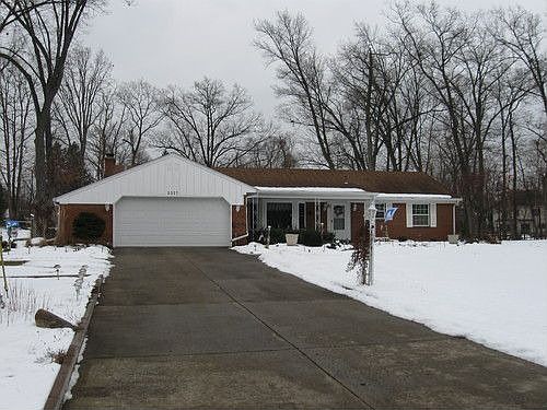 2nd image of 3327 Deepwood Dr