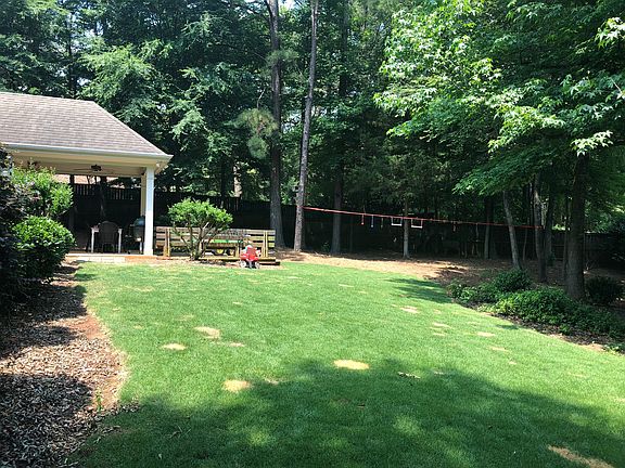 3rd image of 1389 Aberdeen Ln