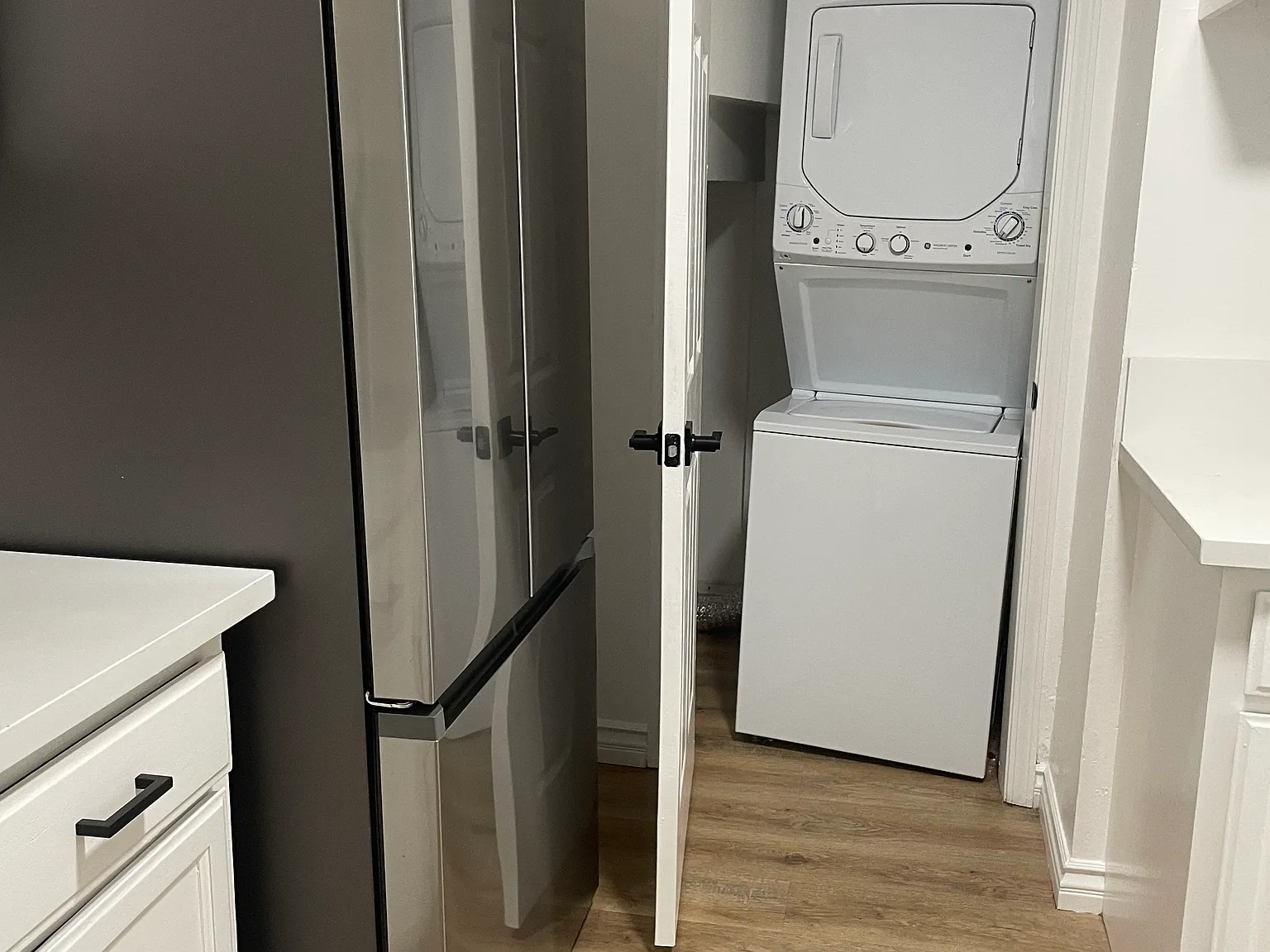 2 bed, 1.5 bath, 883 sqft, $3,100 — Photo 4