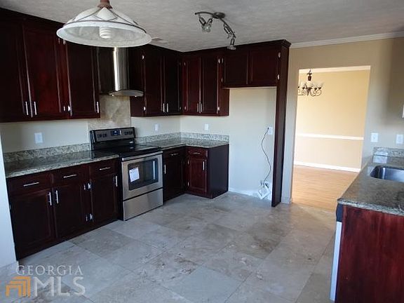 5th image of 800 Monticello Ln