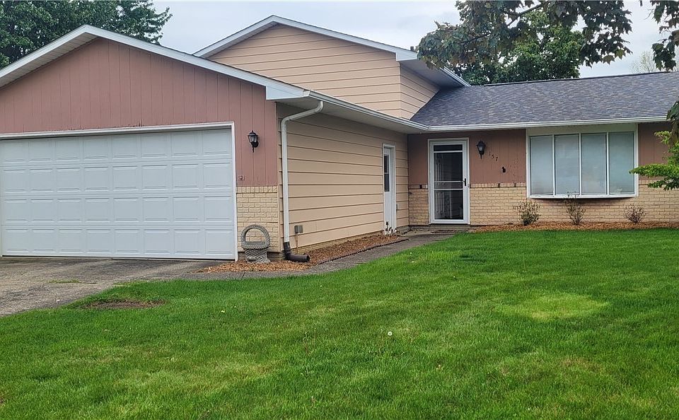 1st image of 157 Hemlock Dr