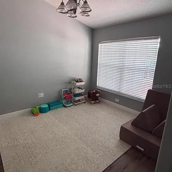 1004 Chateau Cir — Photo 9