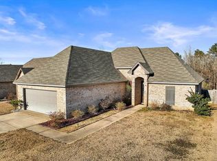 618 Greenfield Ridge Dr E, Brandon, MS 39042
